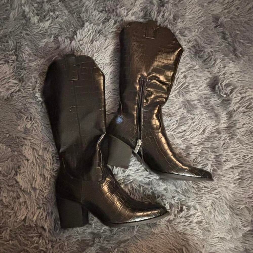 F21 black cowgirl boots nwt